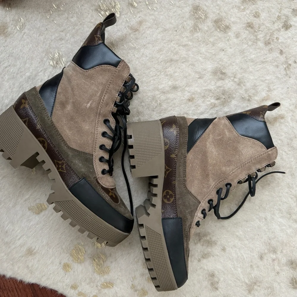 Laureate Platform Desert Boot - Picture 9 of 13